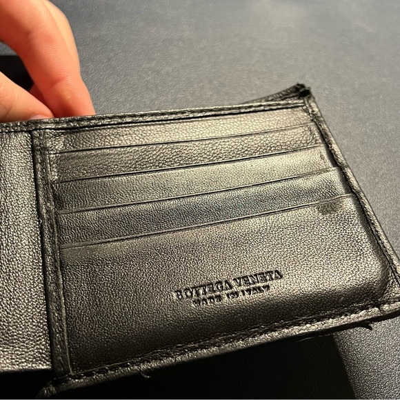 Bottega Veneta Classic Bi-Fold Leather Wallet - Picture 5 of 8